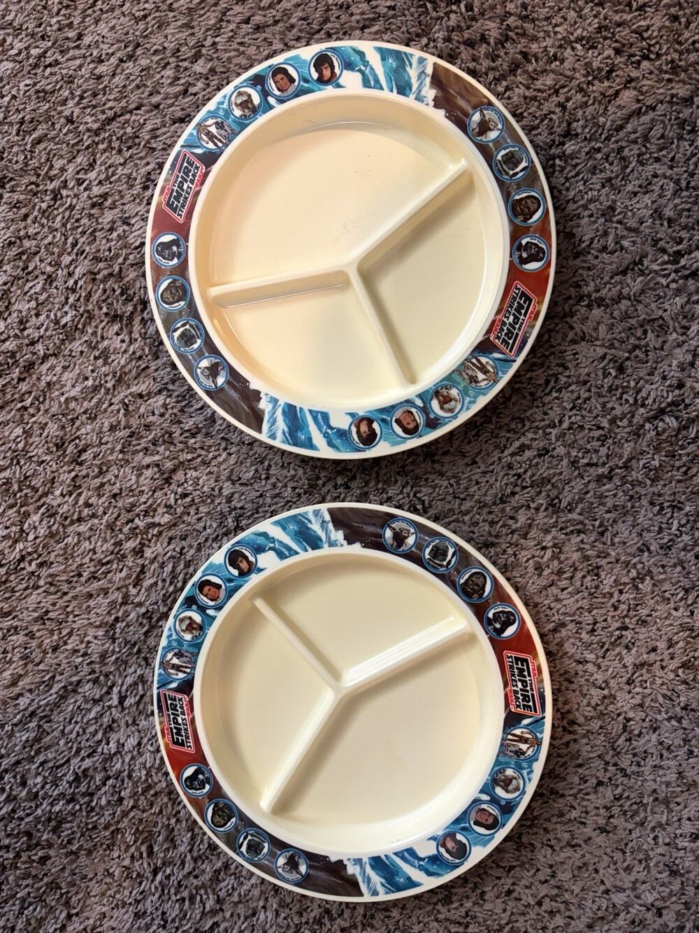 Lot 2 Vintage Star Wars Empire Strikes Back Plates (0094)